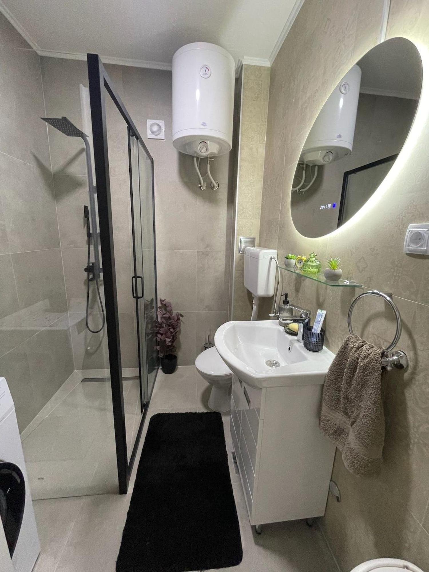Apartman Avenia โนวีซาด ภายนอก รูปภาพ